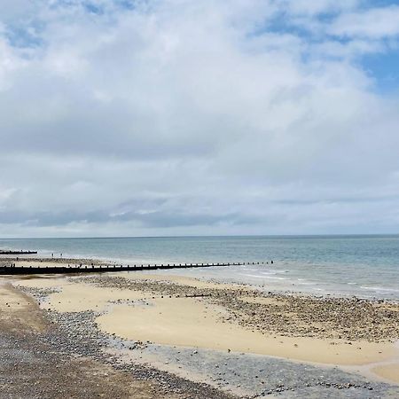 Coast House Cromer - Sleeps 15, Hot Tub, Sea Views Villa Exterior photo